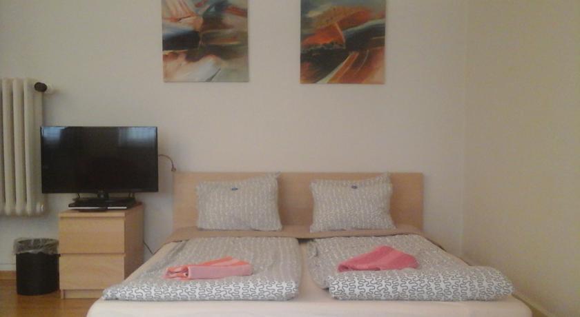 Garden Studio Apartment Zürichberg Buitenkant foto